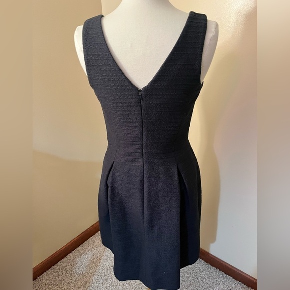 Banana Republic Black Fit And Flare Sleeveless Dress Sz 6 EUC - Picture 5 of 6